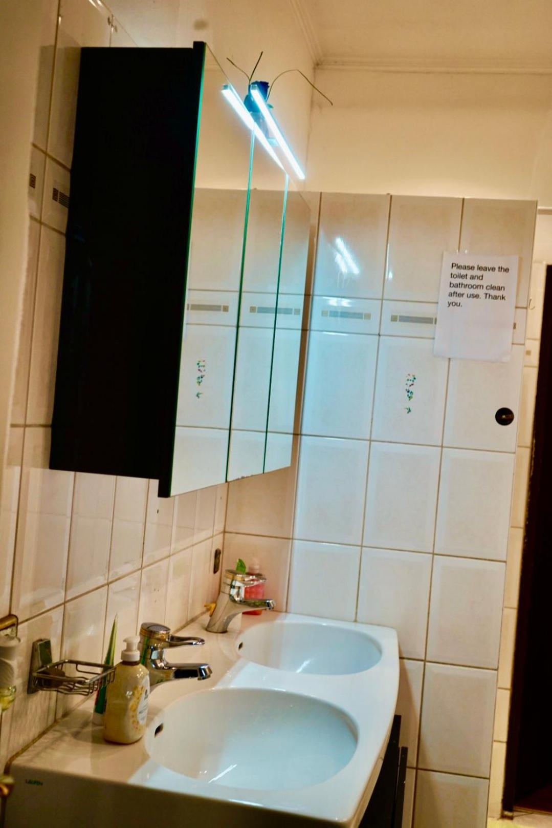U6 Schoepfwerk Hostel 1 เวียนนา ภายนอก รูปภาพ